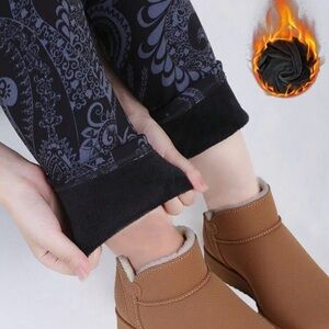 Black Paisley Thermal Leggings